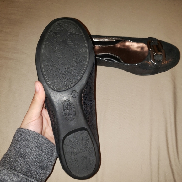 Flats - Picture 2 of 2